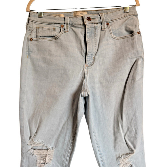 Universal Threads Sz 12 High Rise Skinny Distressed Jeans‎ Casual - Picture 4 of 8